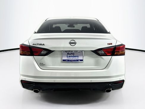 Used 2024 Nissan Altima 2.5 SR w/ SR Premium Package FWD image 6