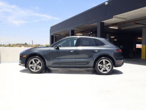 Certified 2024 Porsche Macan AWD/4WD image 2