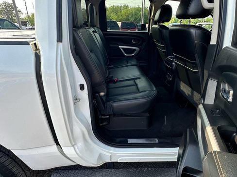 Used 2017 Nissan Titan SL image 22