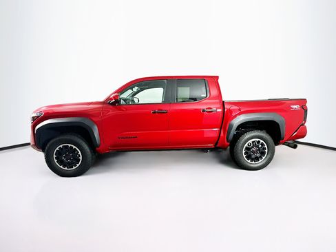 Used 2025 Toyota Tacoma TRD Off-Road image 4