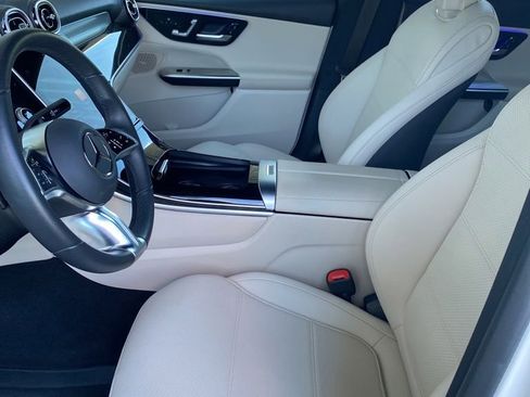 Used 2025 Mercedes-Benz GLC 300 image 5
