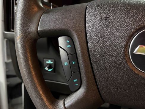 Used 2017 Chevrolet Express 3500 image 24