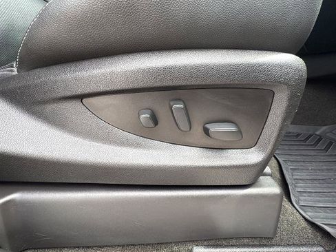 Used 2018 GMC Yukon SLT w/ Premium Edition image 10