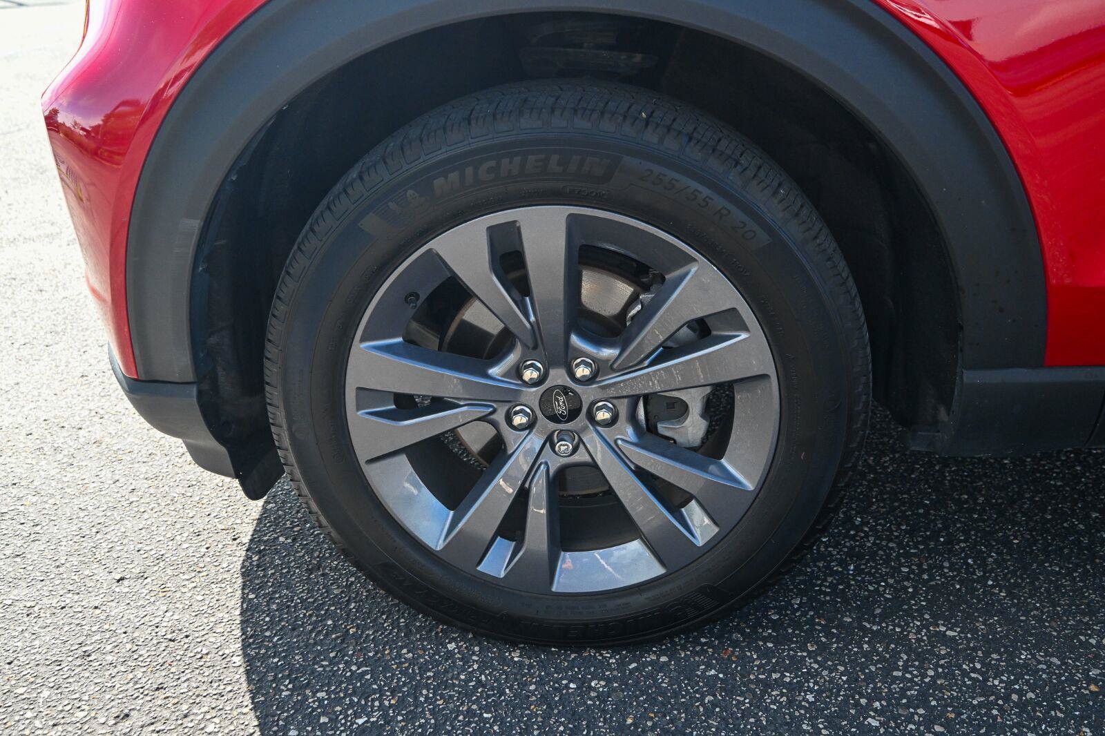 Certified 2024 Ford Explorer XLT AWD/4WD image 12