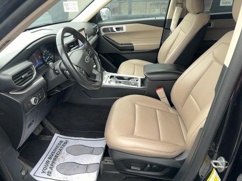 Used 2020 Ford Explorer XLT w/ Equipment Group 202A AWD/4WD image 17