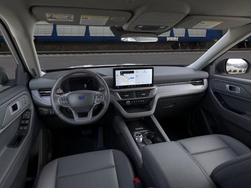 New 2025 Ford Explorer Active w/ Active Comfort Package image 9