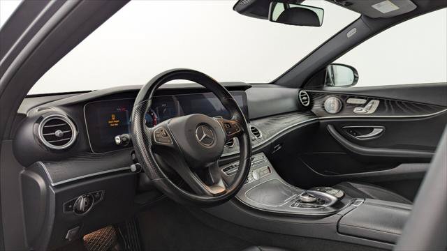 Used 2018 Mercedes-Benz E 400 4MATIC Sedan image 24