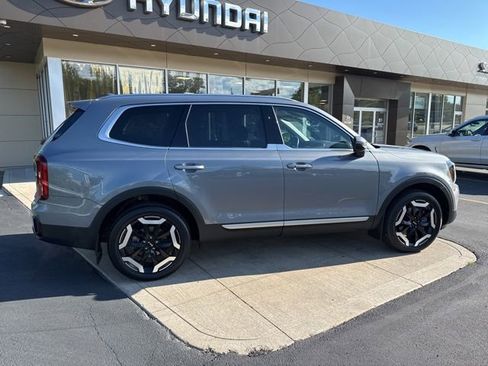 Used 2024 Kia Telluride S image 23