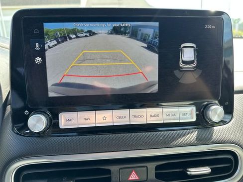 Used 2023 Hyundai Kona Limited w/ Cargo Package FWD image 27