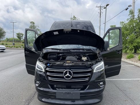 Used 2024 Mercedes-Benz Sprinter 3500 image 11