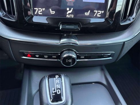 Used 2020 Volvo XC60 T5 Momentum w/ Protection Package Premier image 29
