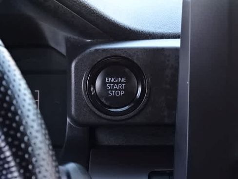 Certified 2025 Toyota Tacoma SR5 AWD/4WD image 31