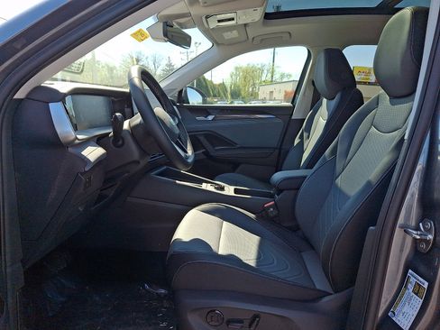 New 2026 Volkswagen Tiguan SE AWD/4WD image 9