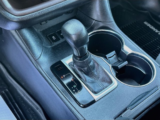 Used 2018 Toyota Highlander LE AWD/4WD image 16