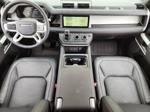 Used 2024 Land Rover Defender 110 S image 25