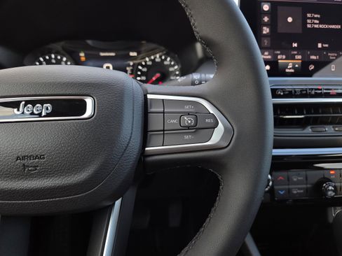 New 2026 Jeep Compass Latitude AWD/4WD image 39