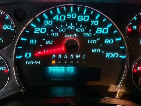 Used 2020 Chevrolet Express 2500 w/ Driver Convenience Package image 12