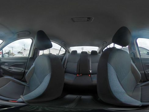 Used 2025 Nissan Versa SV FWD image 41