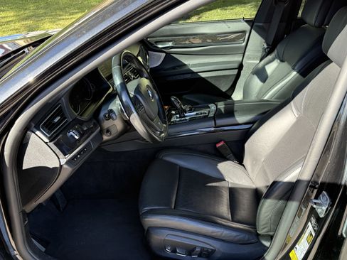 Used 2014 BMW 750Li image 27