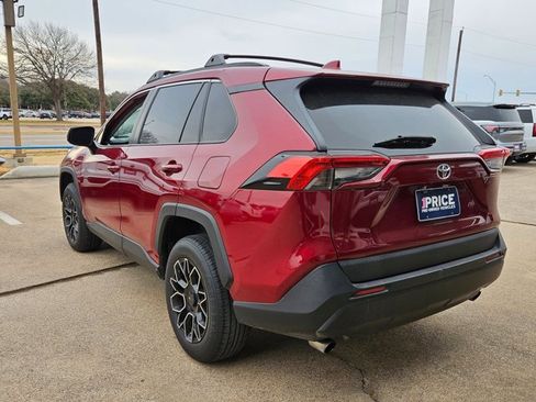 Used 2020 Toyota RAV4 LE image 7