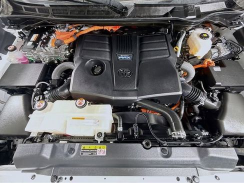 Used 2023 Toyota Tundra Platinum image 30