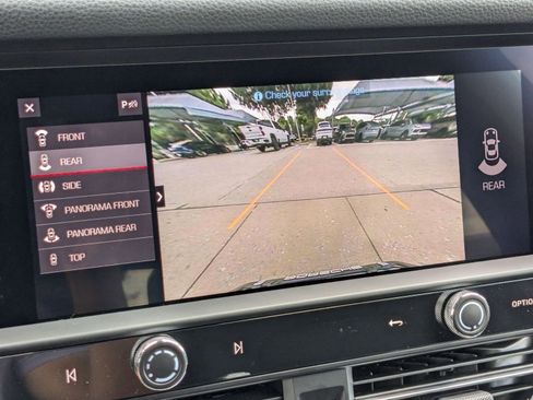 Certified 2025 Porsche Macan image 19