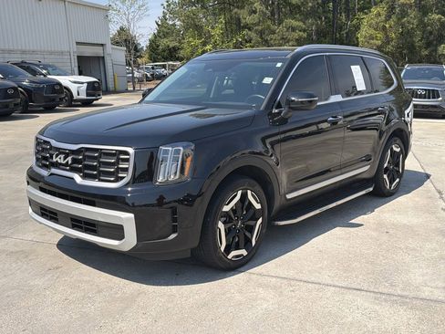 Used 2024 Kia Telluride S w/ S Sunroof Package FWD image 3