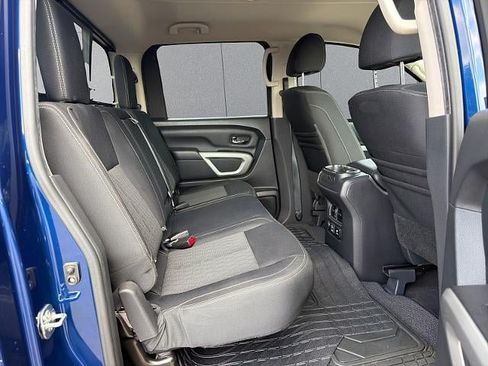 Used 2019 Nissan Titan SV w/ SV Convenience Package AWD/4WD image 17