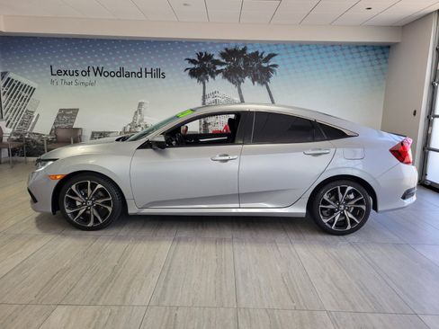 Used 2020 Honda Civic Sport image 2