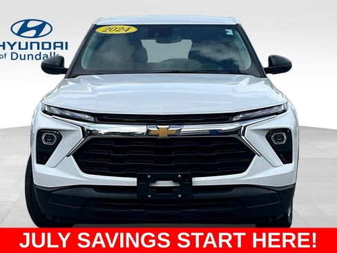 Used 2024 Chevrolet TrailBlazer LS FWD image 2