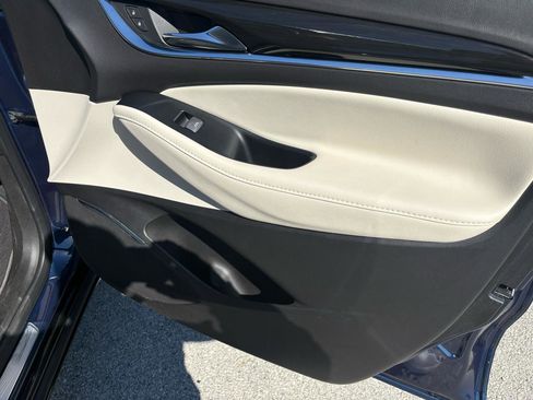 Used 2023 Buick Enclave Essence image 40