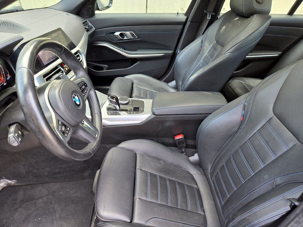 Used 2022 BMW 330i xDrive Sedan w/ M Sport Package AWD/4WD image 8