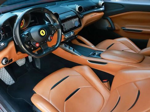Used 2019 Ferrari GTC4Lusso T image 6