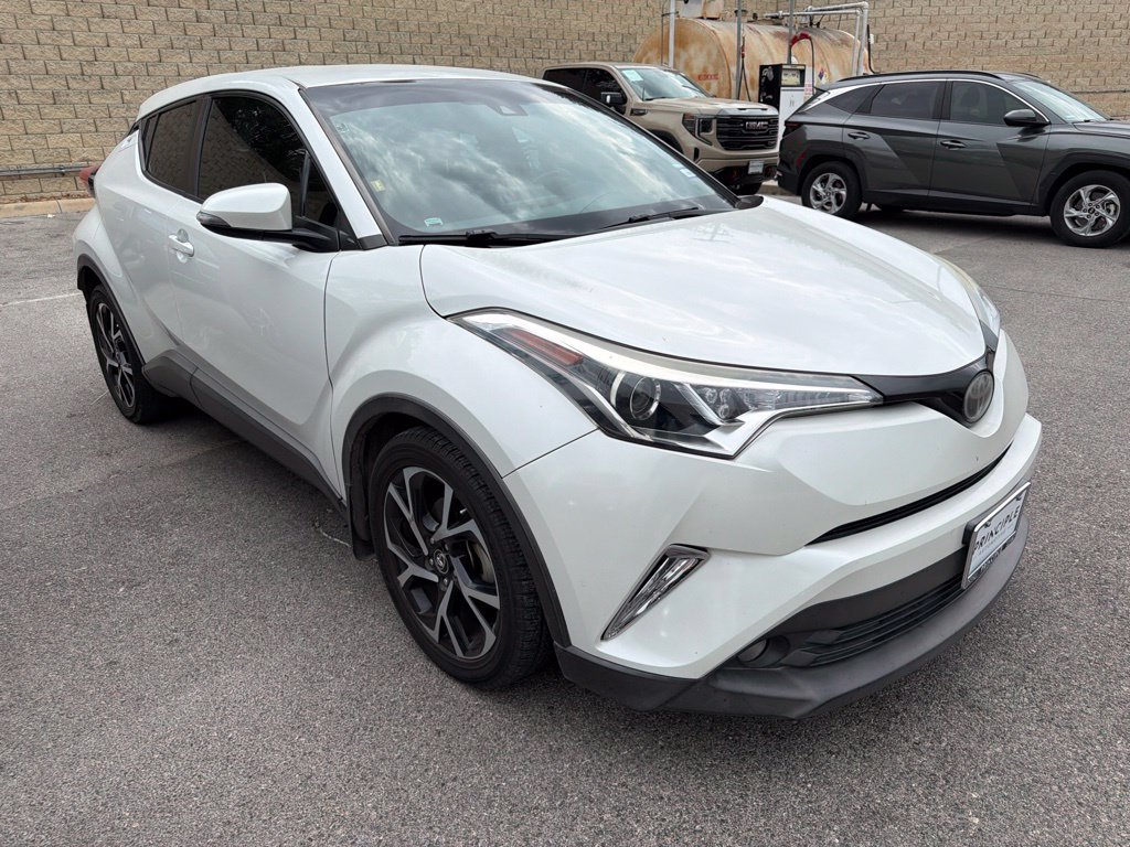 Used 2018 Toyota C-HR XLE FWD image 4