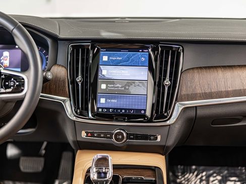 Used 2023 Volvo V90 B6 Cross Country Ultimate w/ Climate Package image 38