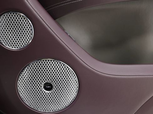 Used 2023 Bentley Bentayga Extended Wheelbase image 78