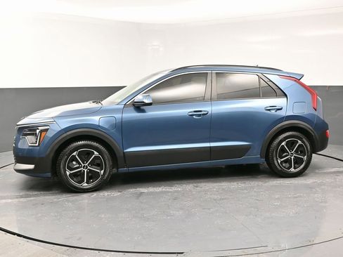 Used 2023 Kia Niro EX image 6