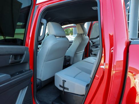 Certified 2026 Toyota Tacoma SR5 AWD/4WD image 40