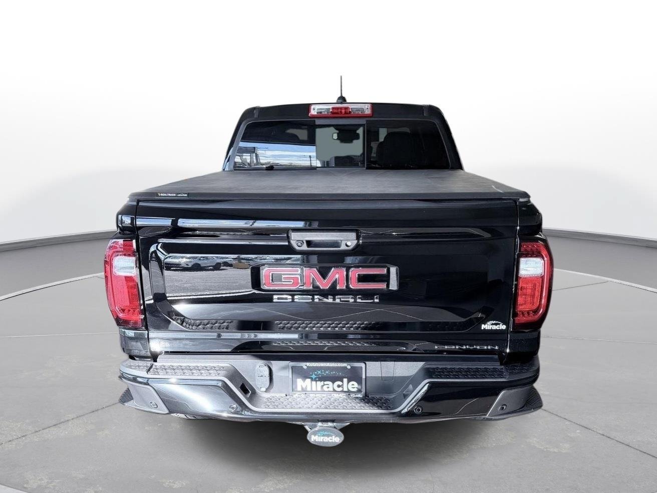 Used 2023 GMC Canyon Denali AWD/4WD image 15