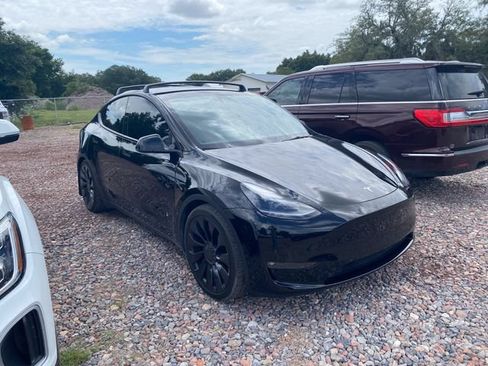 Used 2022 Tesla Model Y Performance AWD/4WD image 3