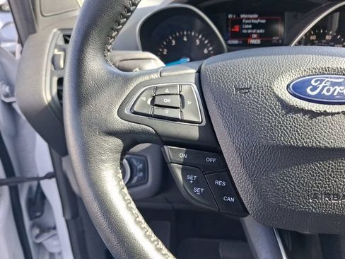 Used 2019 Ford Escape SE FWD image 17