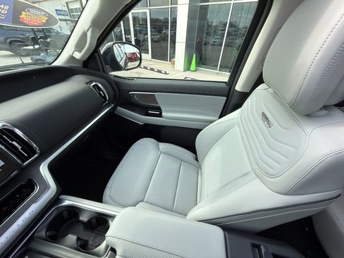 New 2026 Ford Expedition Max Platinum image 32