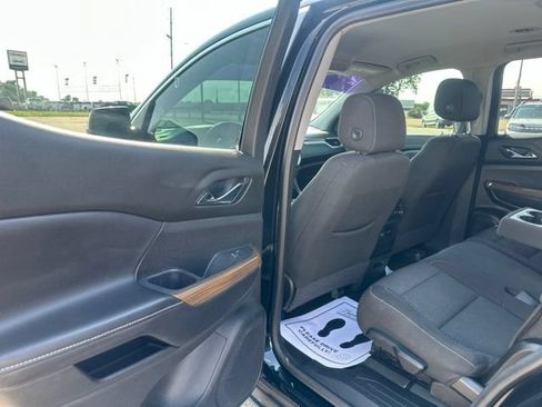 Used 2021 GMC Acadia SLE w/ Driver Convenience Package FWD image 30