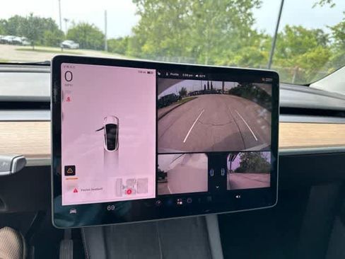 Used 2022 Tesla Model Y Long Range AWD/4WD image 9