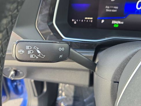 Used 2022 Volkswagen Jetta SE w/ Panoramic Sunroof Package image 27