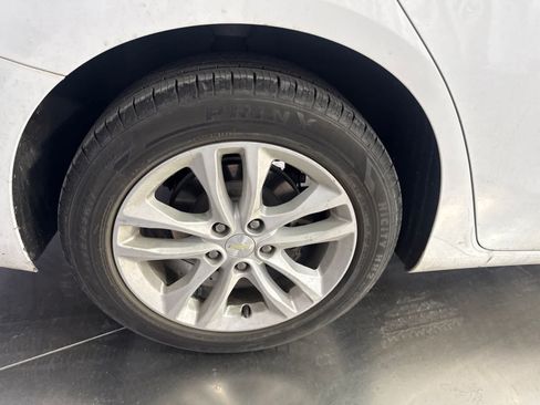 Used 2018 Chevrolet Malibu LT FWD image 16