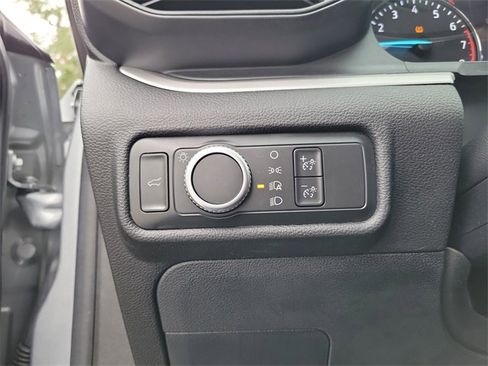 Used 2022 Ford Explorer XLT image 15