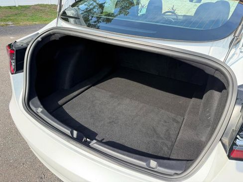 Used 2019 Tesla Model 3 Mid Range RWD image 36
