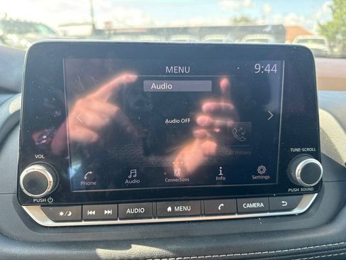 Used 2023 Nissan Rogue S FWD image 25
