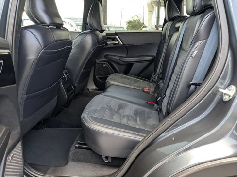 Used 2025 Mitsubishi Outlander SE AWD/4WD image 22